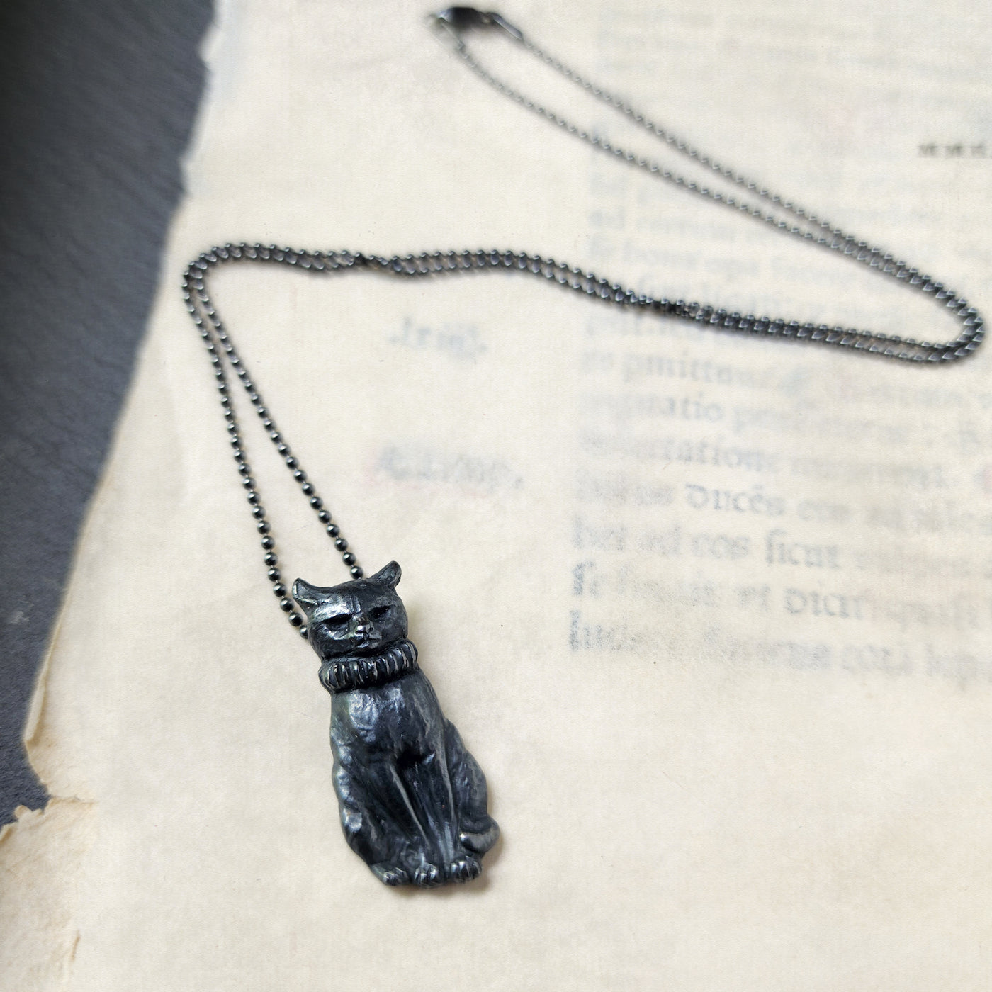 le petit chat amulet